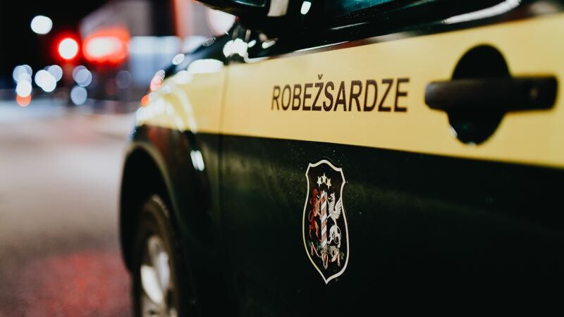 Nedēļas nogalē novērsti 48 migrantu mēģinājumi nelegāli šķērsot Latvijas robežu no Baltkrievijas