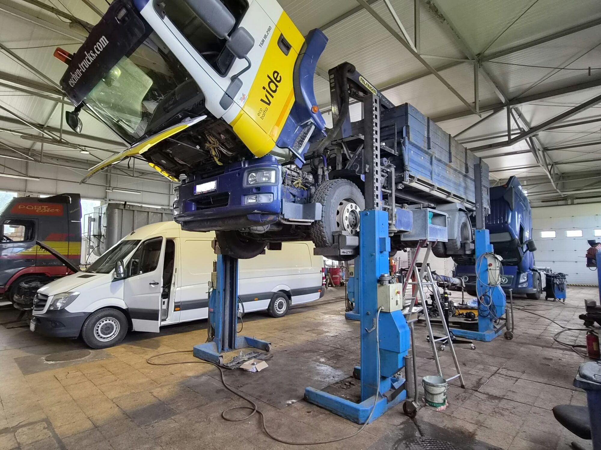 Mazāk dīkstāves, vairāk darba: Liepājā komerctransportam palīdz “Baltic Road Services”