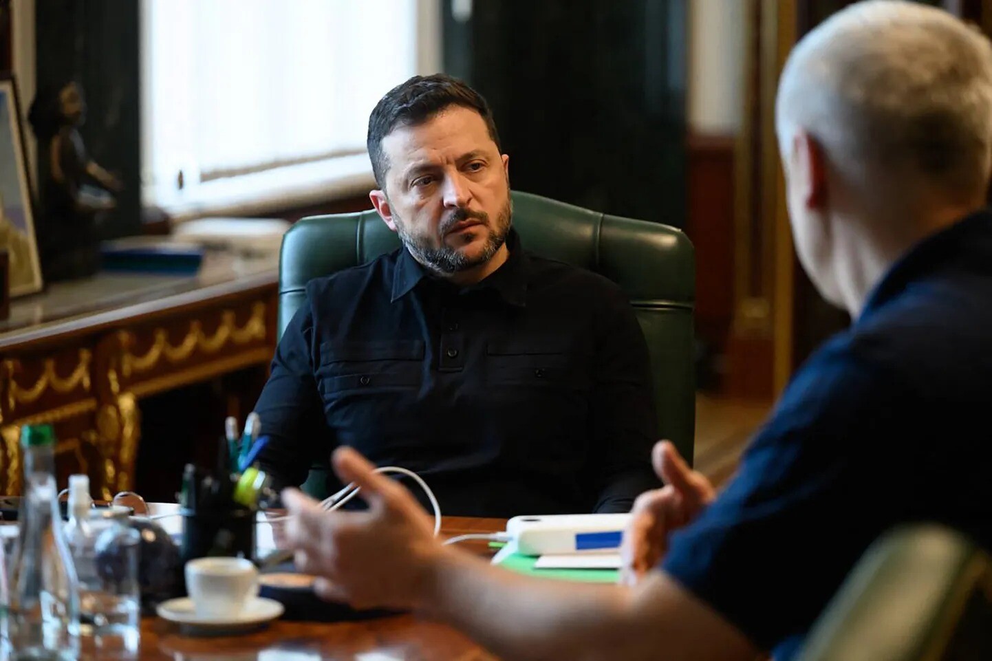 Zelenskis ierosina Krievijai abpusēji apturēt gaisa triecienus Vitkofa un Kušnera vizīšu laikā