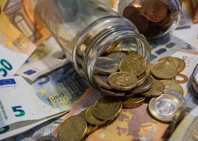 Ekonomisti: Algu pieaugums Latvijā saglabāsies mērens