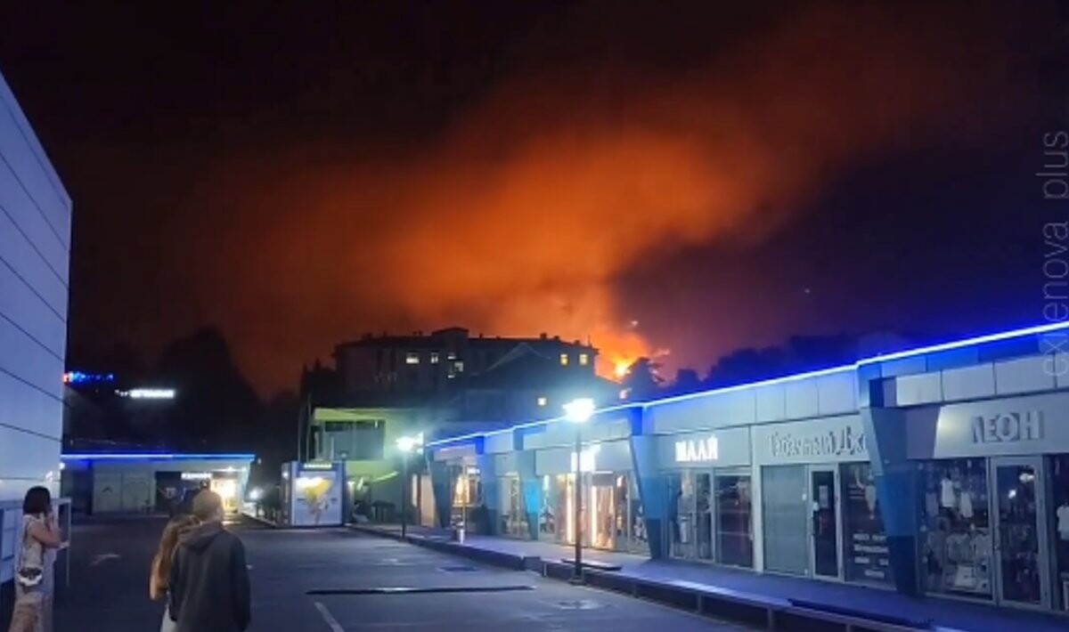 Video: Atkal izcēlies ugunsgrēks Soču naftas bāzē