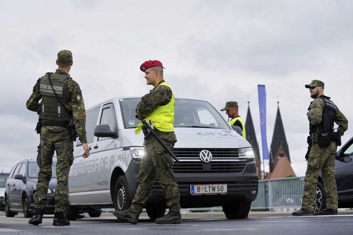Polija pagarina kontroli uz robežas ar Lietuvu un Vāciju līdz 30. martam