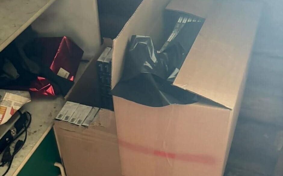 Rēzeknē izņemti 70 000 nelegālo cigarešu un aizturēti divi vīrieši