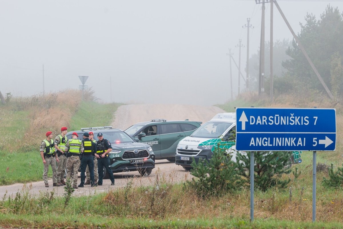 Pēta, vai Lietuvā notriektajā dronā bija sprāgstvielas