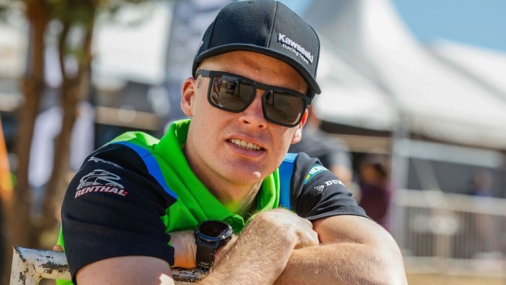 Medijs: Jonass kļūs par vienīgo “Kawasaki” rūpnīcas braucēju MXGP klasē