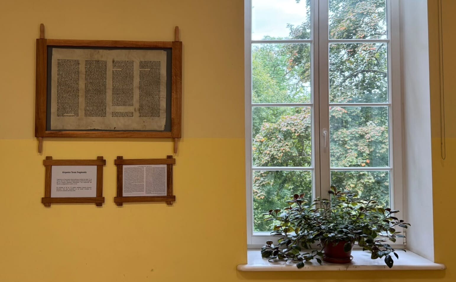Toras fragments atgriežas Aizputes vēsturiskajā vietā