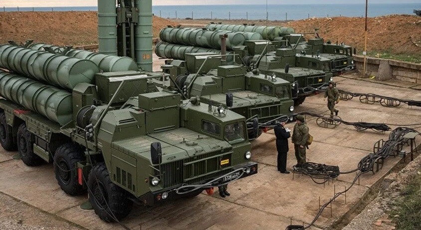 Ukraiņi sašāvusi divas raķešu S-400 palaišanas iekārtas