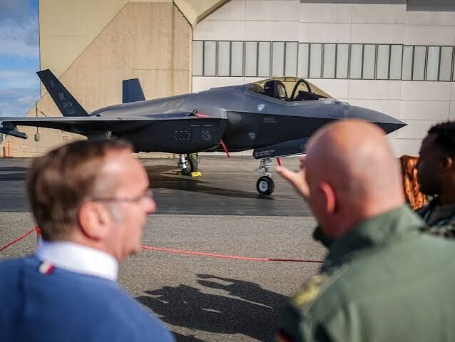 Vācija saņem no “Lockheed Martin” pirmo no pasūtītajiem 35 iznīcinātājiem “F-35”