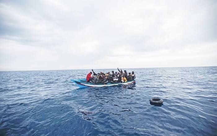 Piecas ES valstis plāno no nākamā gada sūtīt atraidītos migrantus uz “atgriešanās centriem”
