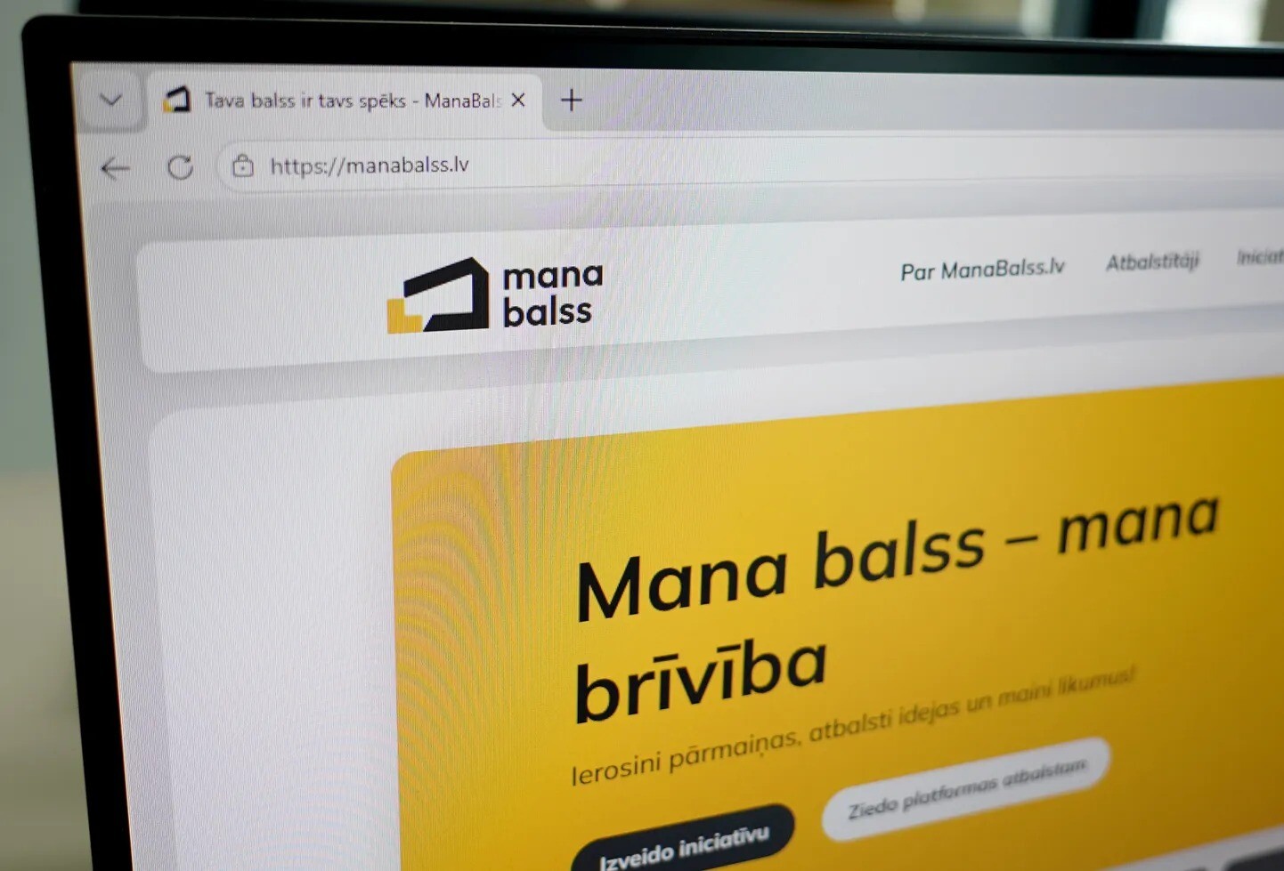 Vāc parakstus par atlaišanas pabalsta izmaksas atlikšanu ministriem kriminālprocesa gadījumā