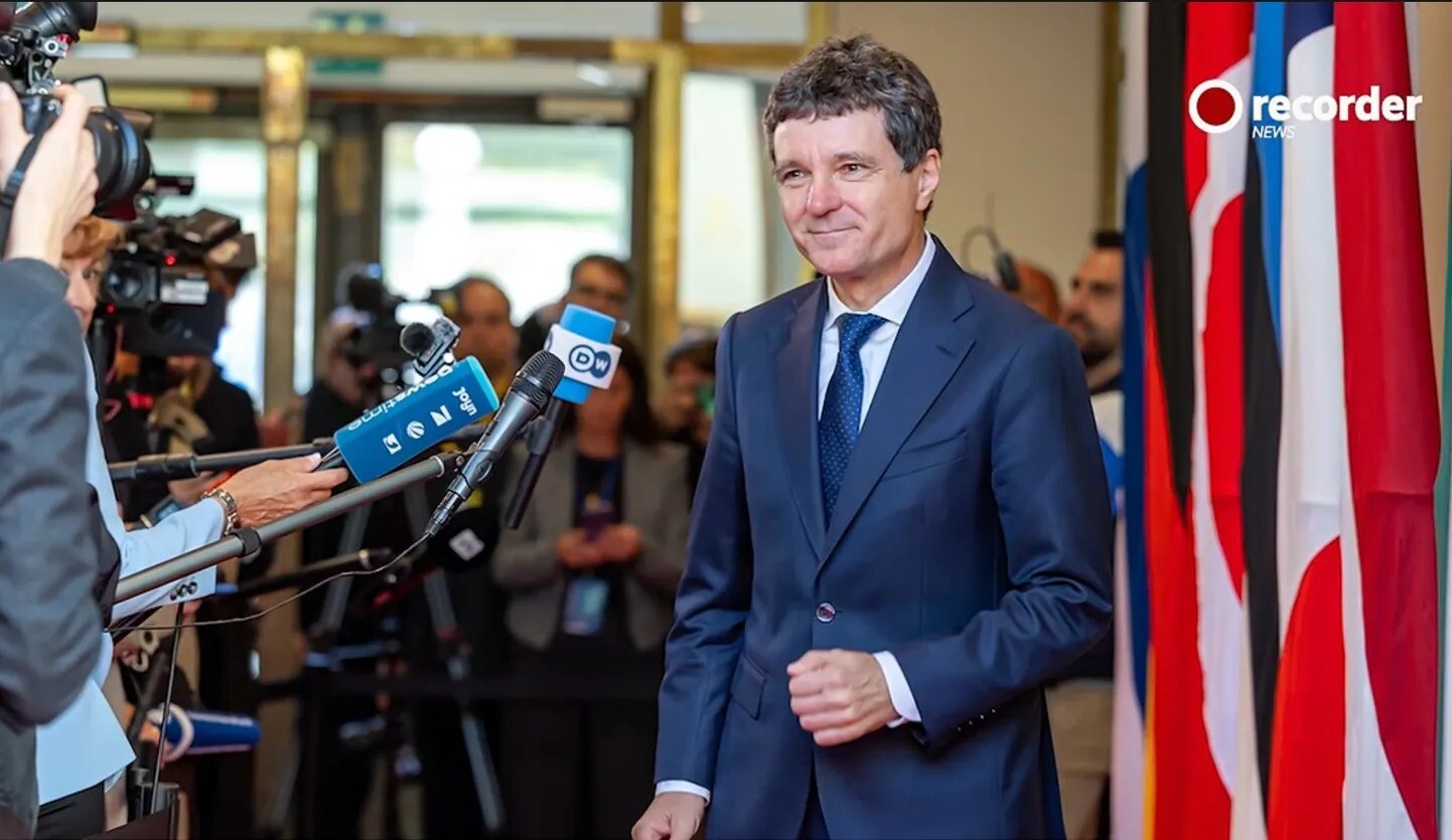 Rumānijas parlaments neapstiprina proeiropeisko Murešanu premjera amatā