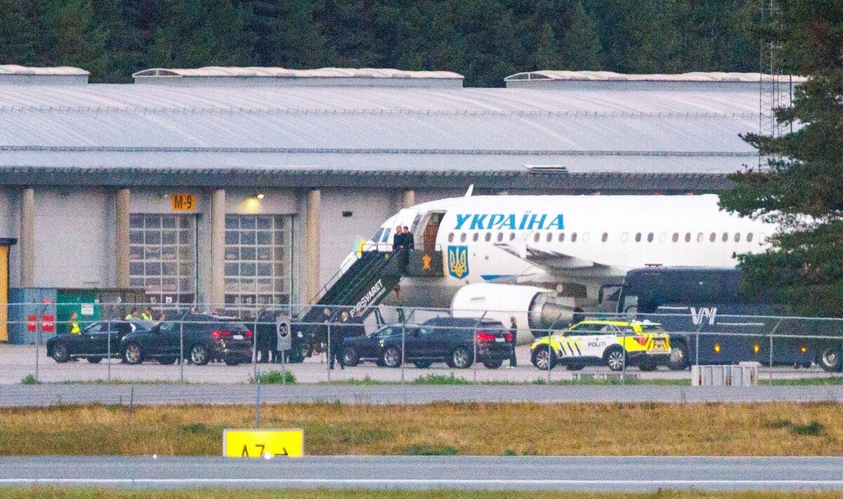 Kijiva: Stēres paziņojums par dronu, kas gandrīz trāpījis Zelenska lidmašīnai, ir pārspīlējums