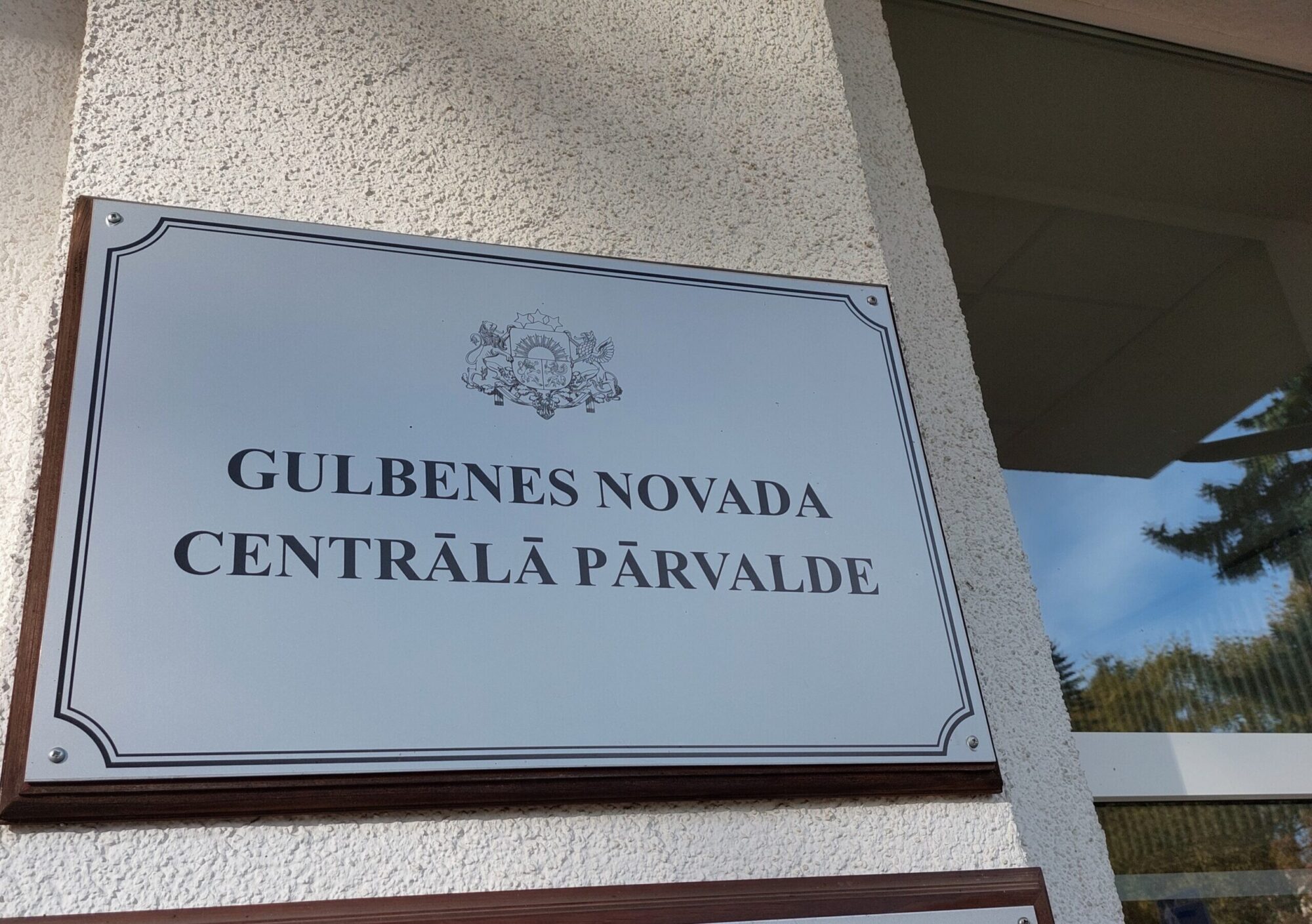 Vidzeme: Pašvaldība paraksta līgumu par ēku nojaukšanu Gulbenē