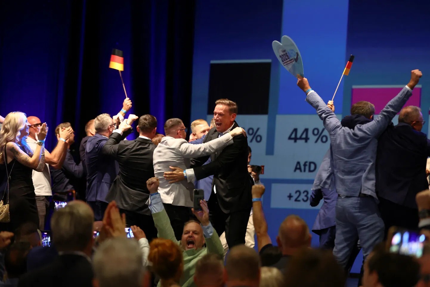Aptaujas: AfD Saksijas-Anhaltes vēlēšanās ieguvusi 44% balsu