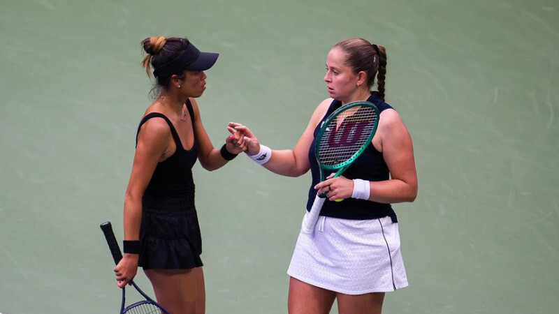 Ostapenko un Sje neiekļūst Pekinas “WTA 1000” dubultspēļu sacensību pusfinālā