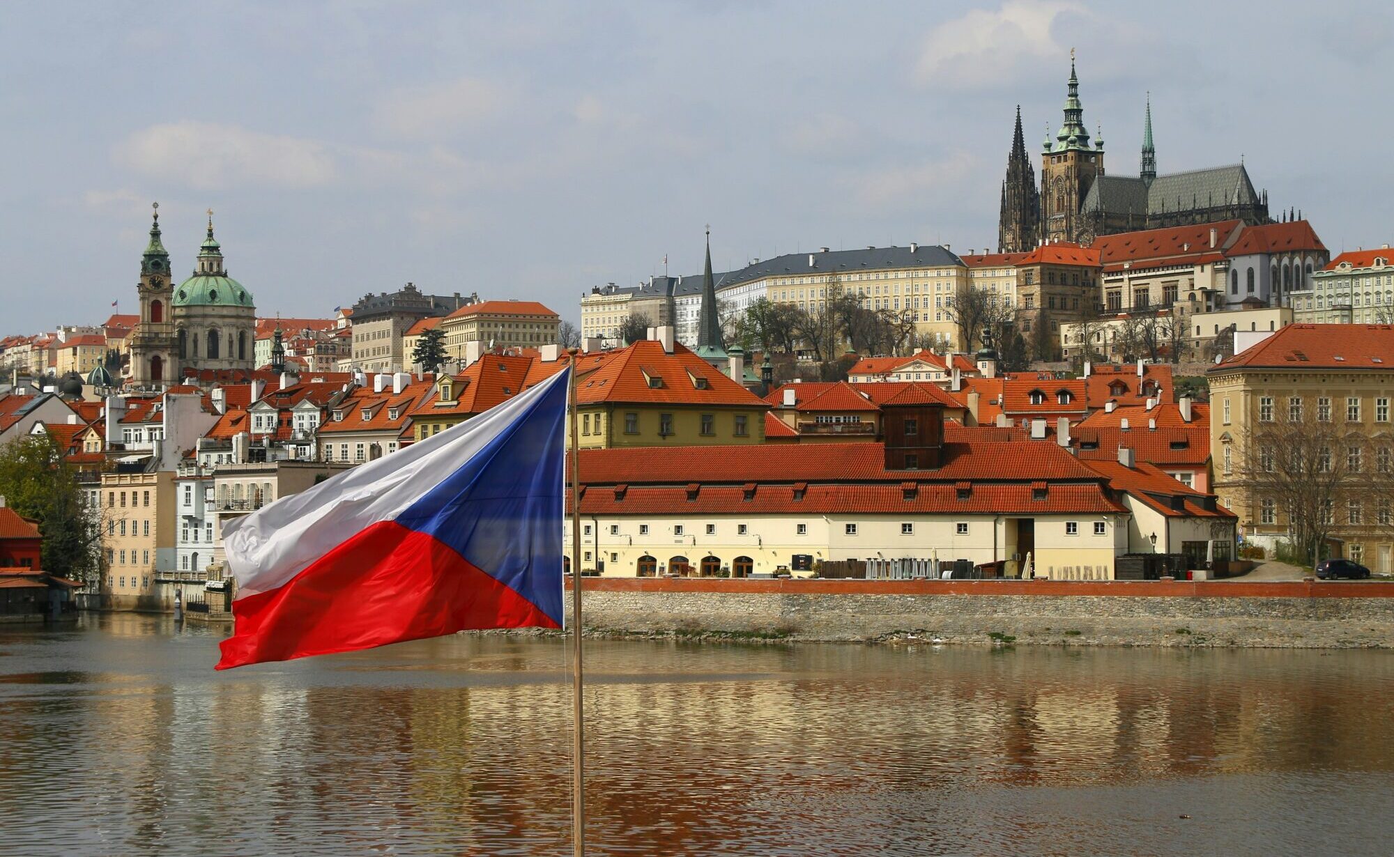 Čehijas opozīcija saglabā vairākumu Senātā