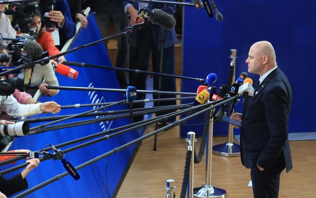 Nedēļas politikas apskats: Neaiziet Šlesera pavadā
