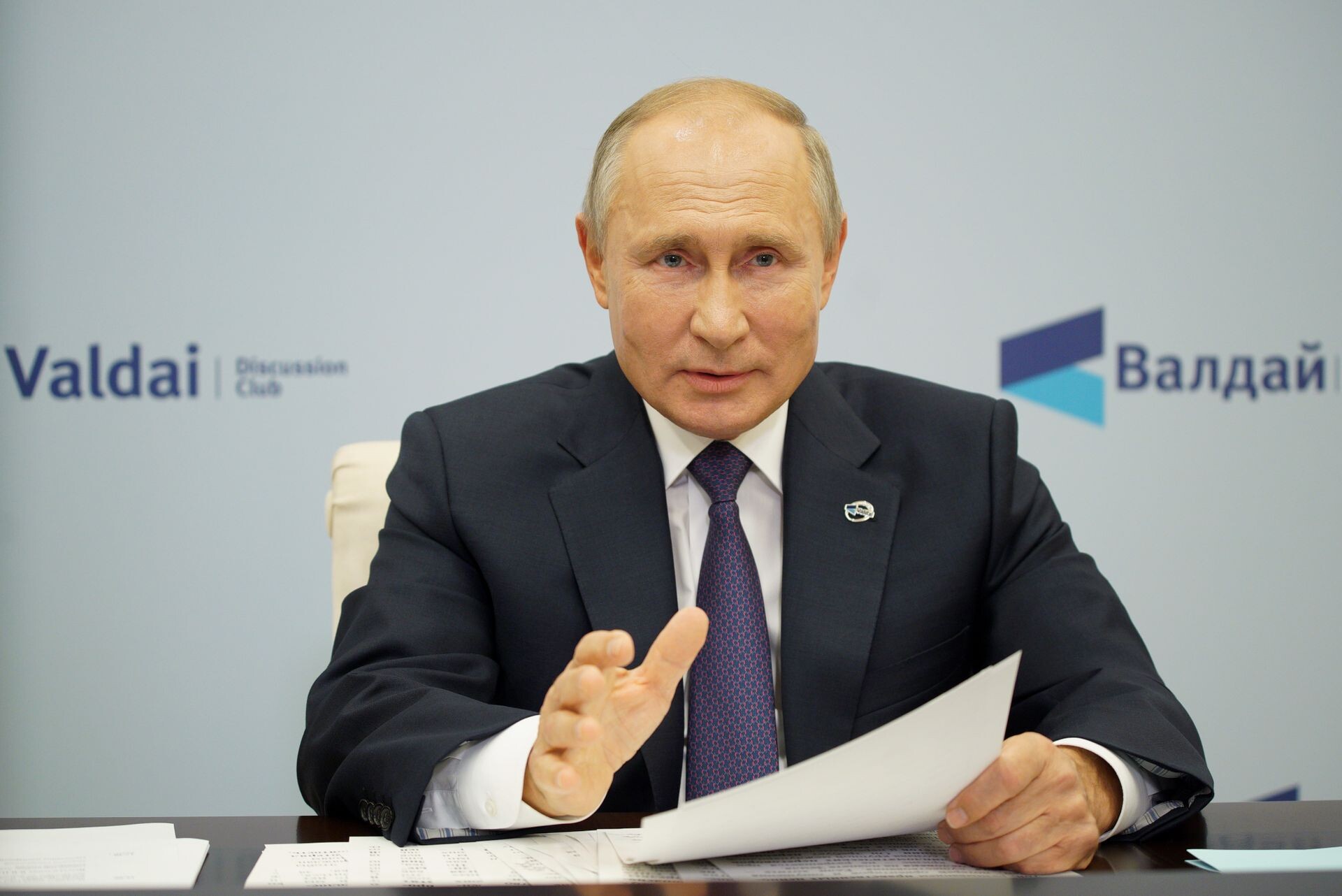 Putins ļauj “UniCredit” pārdot daļu Krievijas struktūrvienības