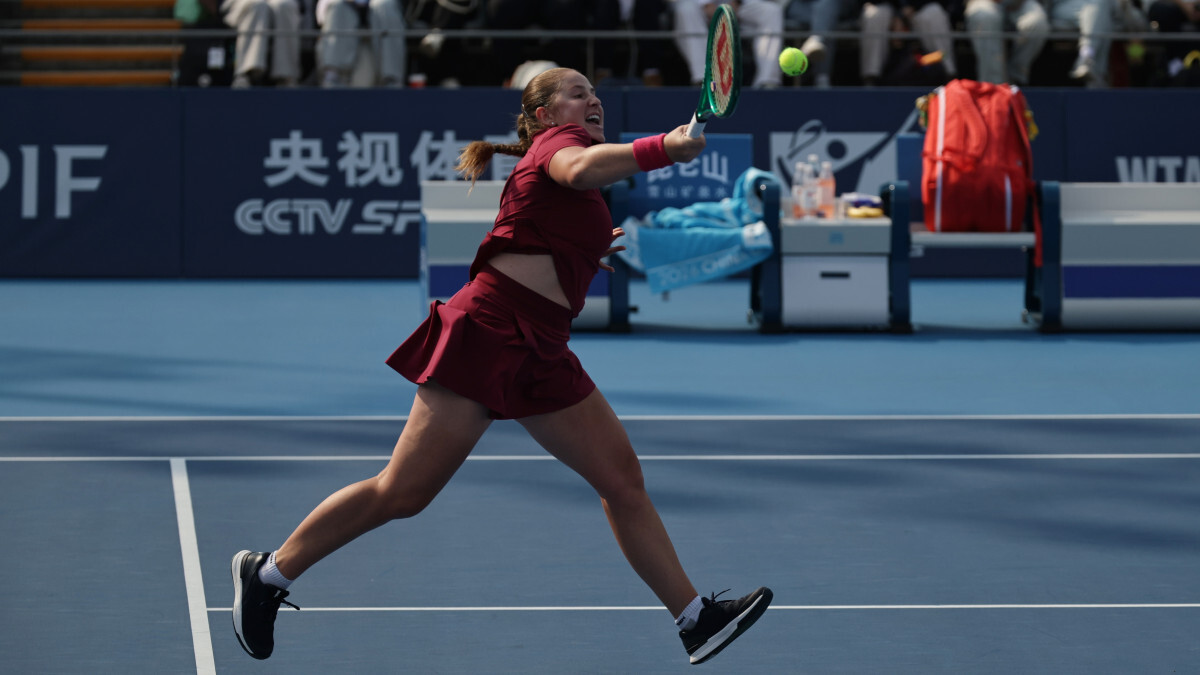 Ostapenko cīnīsies par iekļūšanu Pekinas “WTA 1000” turnīra astotdaļfinālā
