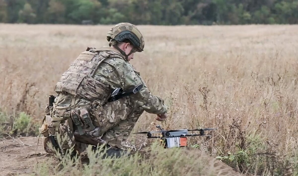 Krievija pusotra mēneša laikā pie Ukrainas robežas uzcēlusi bāzi reaktīvo dronu palaišanai