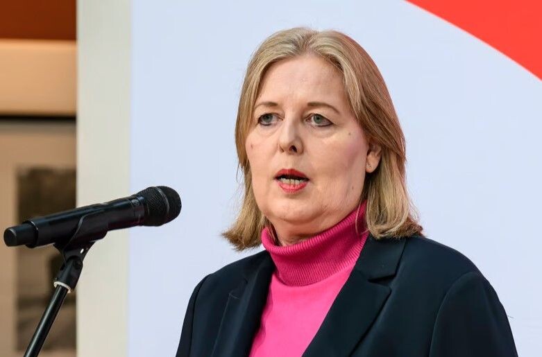 Atkāpjas Vācijas darba ministre un SPD līdzpriekšsēdētāja Bāsa