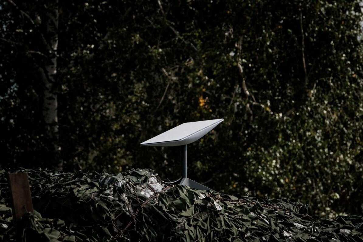 Bulgārijā aizdedzinātas “Starlink” antenas