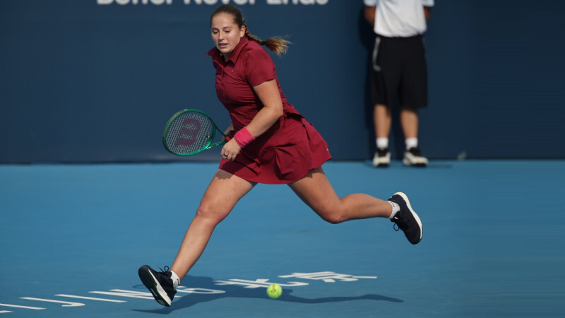 Ostapenko sasniedz Uhaņas “WTA 1000” turnīra otro kārtu