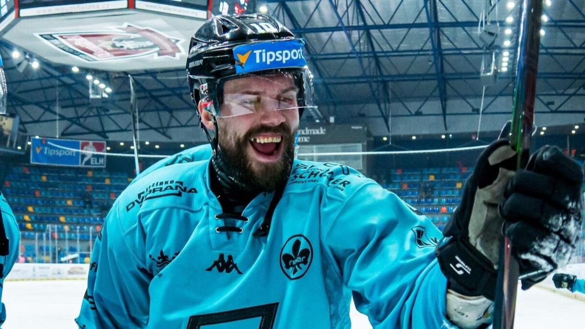 Roberts Mamčics un Haralds Egle tiek pie rezultatīvām piespēlēm Čehijas līgas spēlē