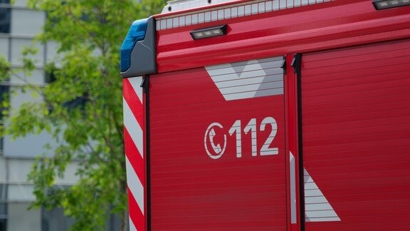 Saldū piektdien degoša elektrības skapja dēļ no blakus ēkas evakuējās 377 cilvēki