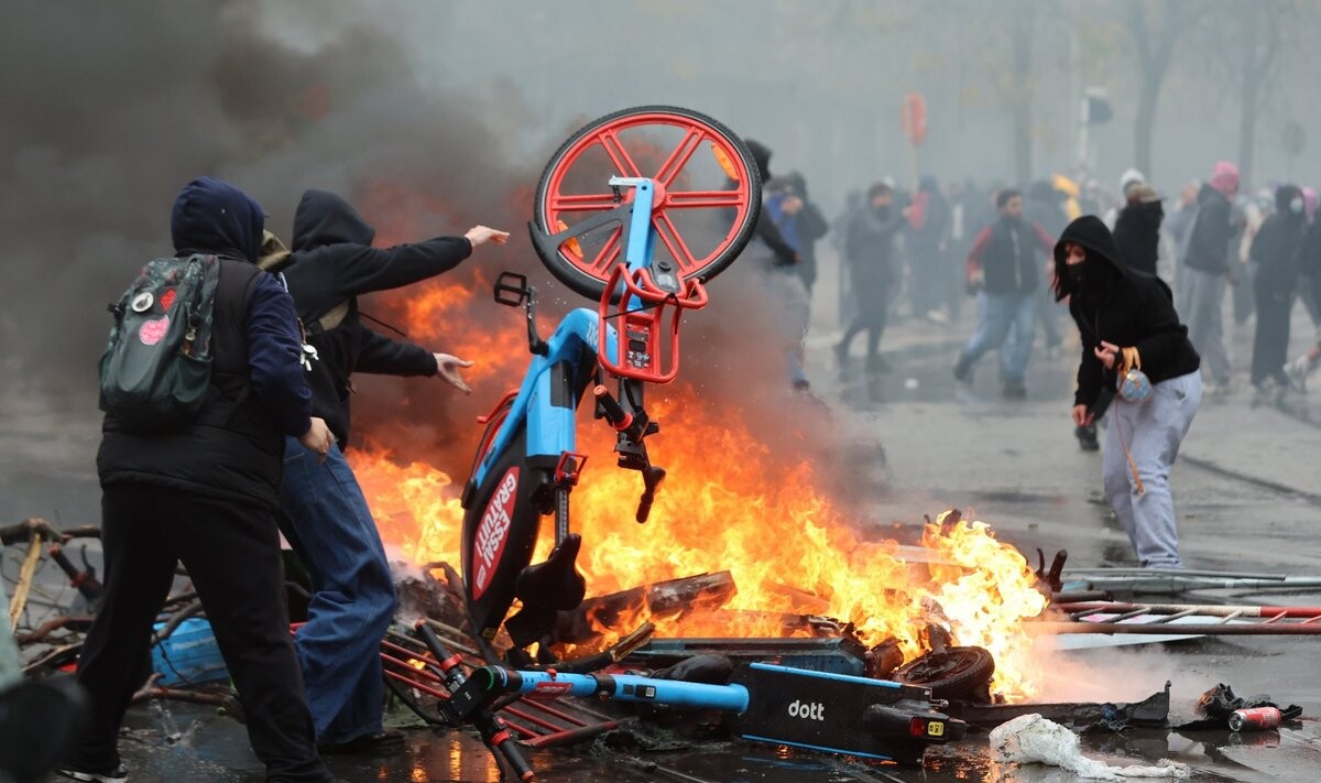 Briselē izceļas protestētāju un policijas sadursmes