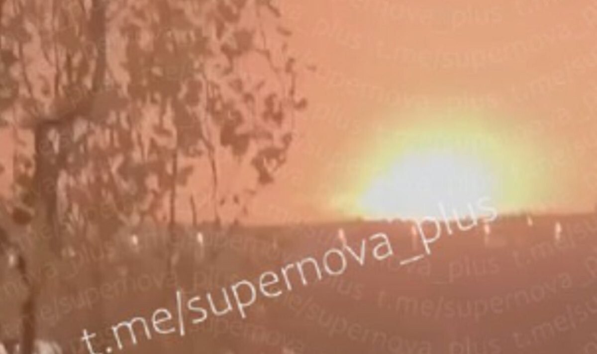 Video: Ukrainas raķešu triecienā Krievijas lidlaukā iznīcināti seši bumbvedēji Su-34M