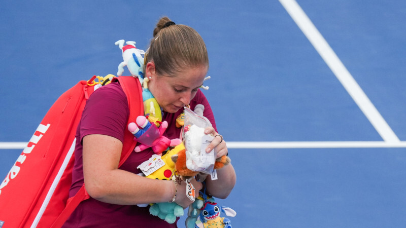 Ostapenko zaudē Pekinas “WTA 1000” turnīra trešajā kārtā