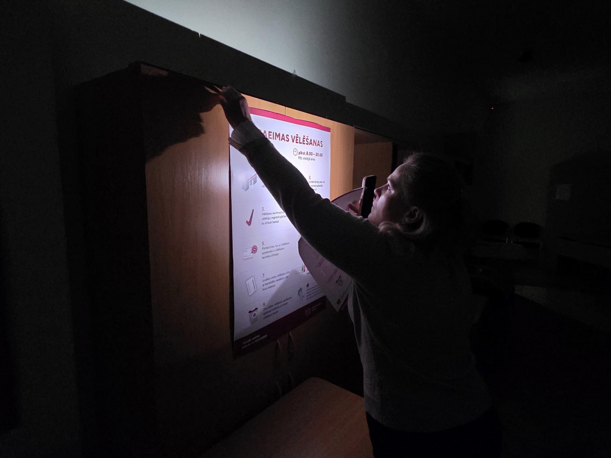 Daugavpils Universitātes vēlēšanu iecirknī atjaunota elektroapgāde