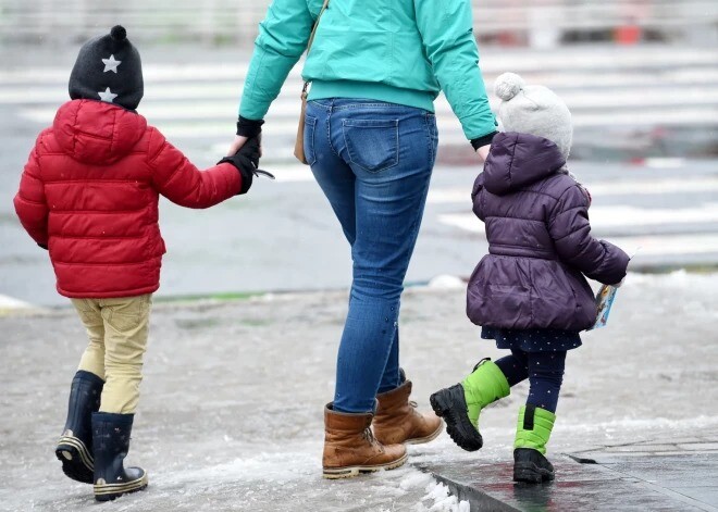 Par ģimenes jēdziena nostiprināšanu Satversmē savākto parakstu skaits netuvojas noteiktajam mērķim