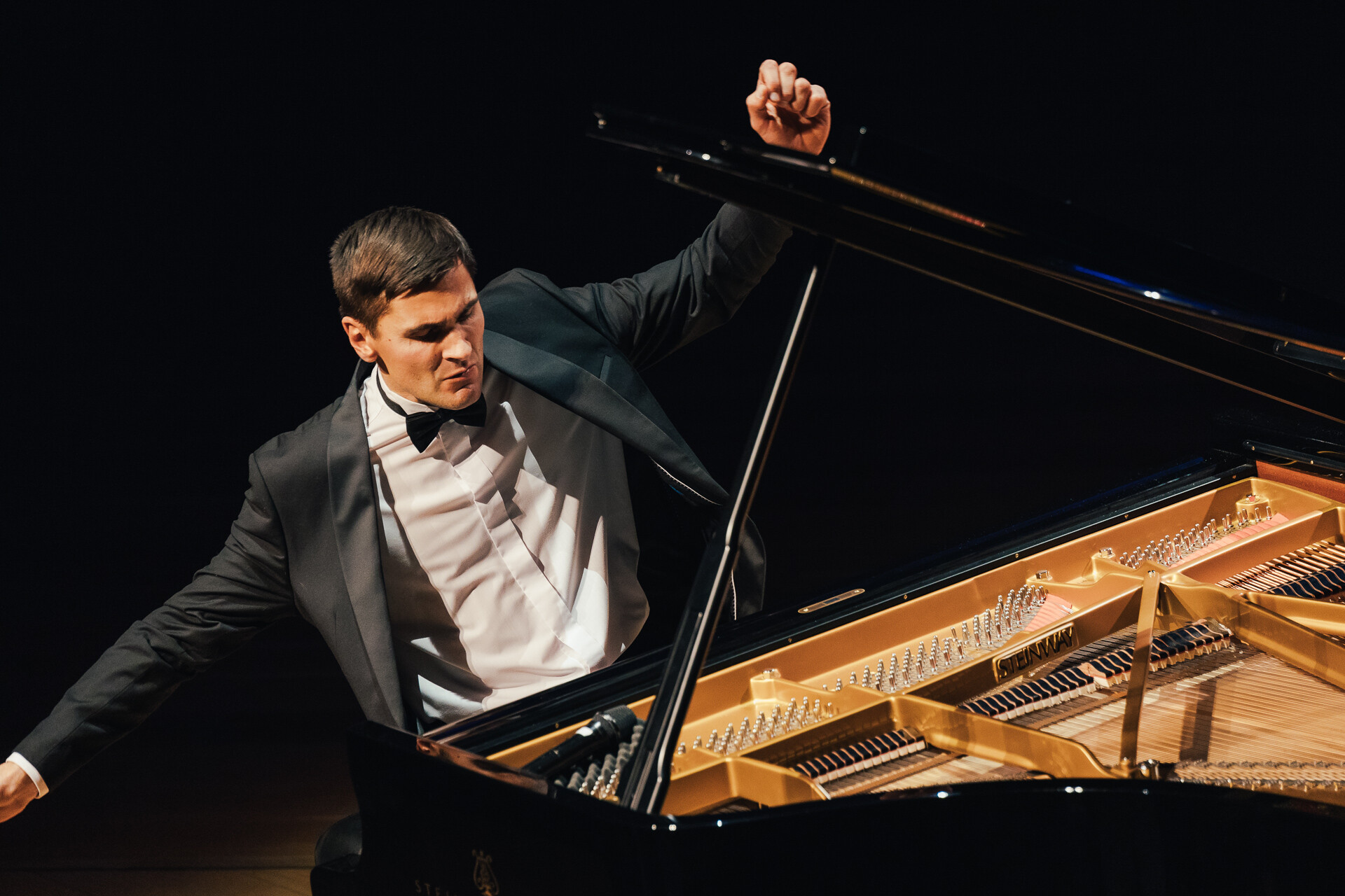 Ventspilī uzstāsies virtuozs duets – vijolnieks Iskandars Vidžaja un pianists Vestards Šimkus