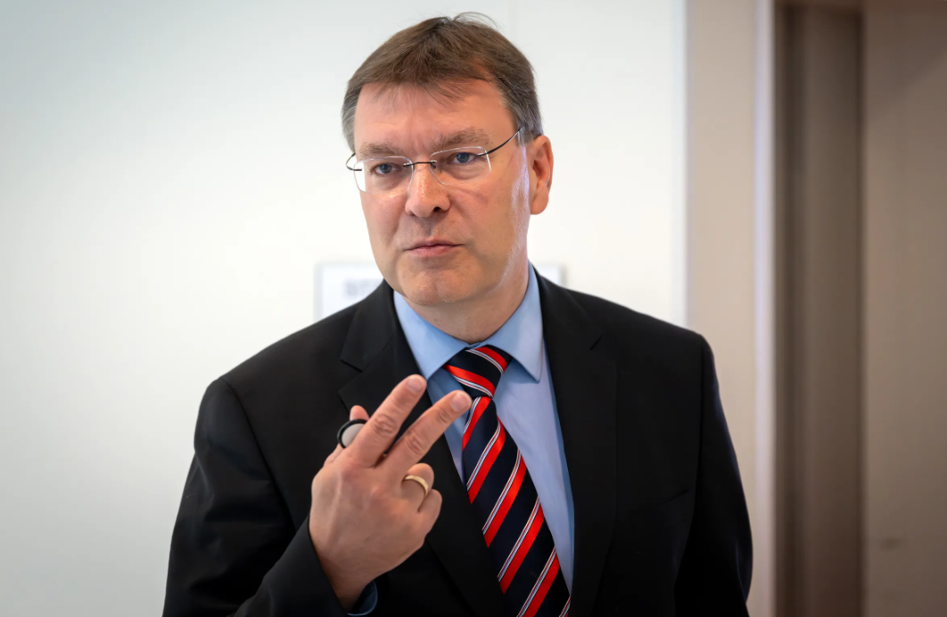 Vāgenknehtas līdzgaitnieki veido delegāciju Baltkrievijas un Krievijas apmeklēšanai