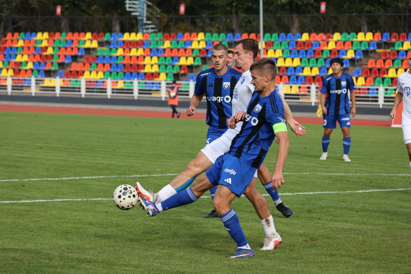 “Grobiņas” futbolisti futbola virslīgā pārspēj Ogres vienību