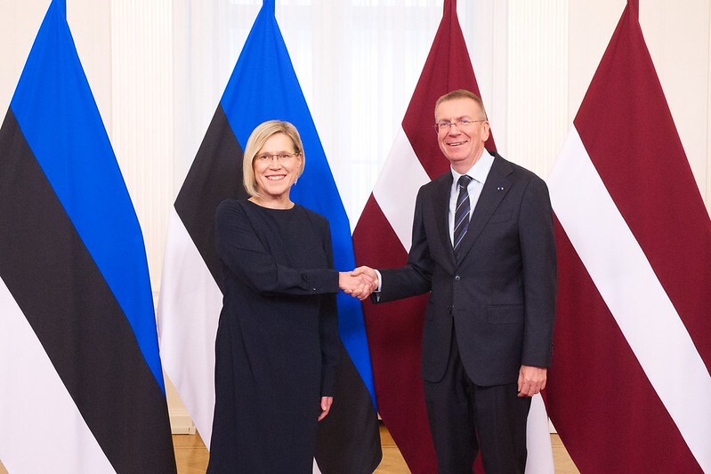 Latvijas un Igaunijas prezidenti uzsver nepieciešamību turpināt atbalstu Ukrainai un stiprināt reģiona drošību