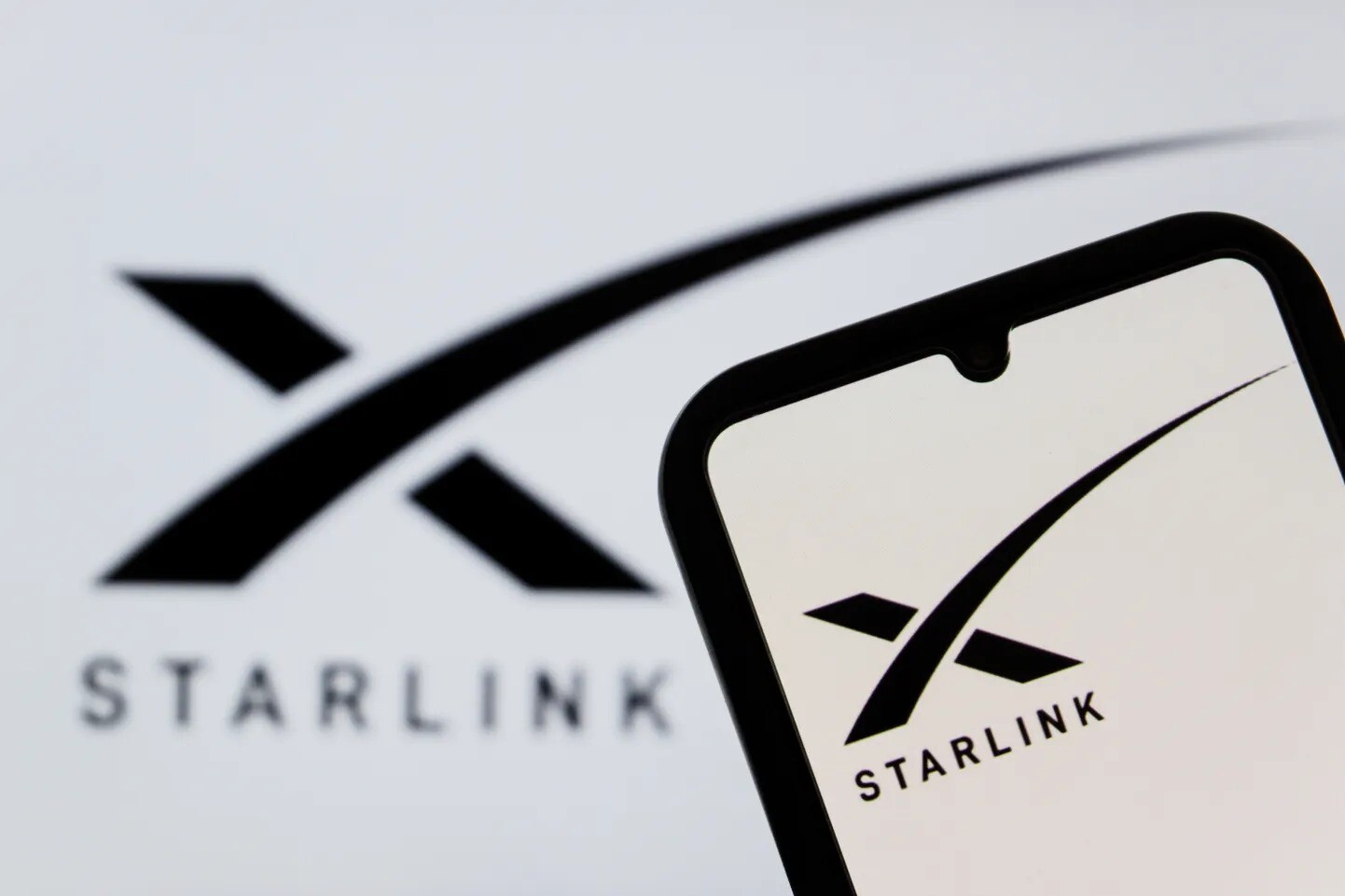 Izdevums: Turcijas noziedzīgais grupējums varētu būt saistīts ar ugunsgrēku Polijas “Starlink” objektā