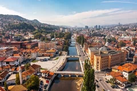 Bosnijā un Hercegovinā notiek vēlēšanas