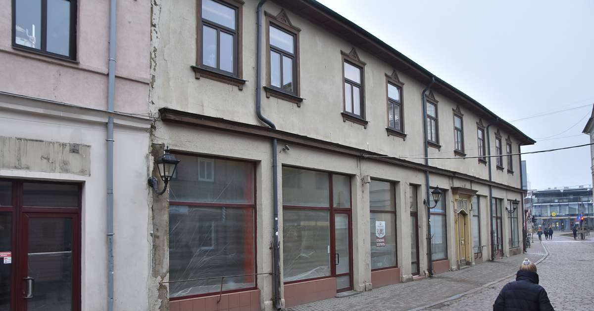 I piccoli negozi stanno scomparendo uno dopo l’altro nel centro di Liepāja
