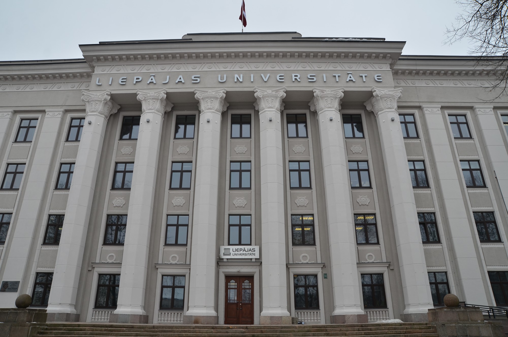 Absolventi Dod Prieksroku Latvijas Universitatei Rtu Un Liepajas