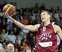 Latvijai uzvara, Jurevičus cer atgriezties