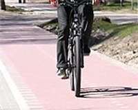 Aicina velobraucējus un gājējus ievērot veloceliņa lietošanas noteikumus