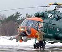 Ar helikopteru evakuē slimnieku no kuģa