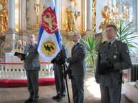 Sv.Trīsvienības katedrālē iesvēta atjaunoto Somu Jēgeru karogu