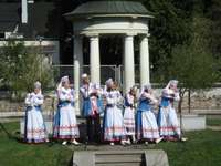 Pie Gulbju dīķa muzicēs baltkrievu ansamblis “Pavļinka”