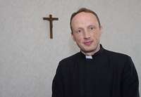 Pāvests Francisks par jauno Liepājas bīskapu nominē Rīgas priesteri Stulpinu