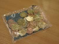 Latvijas Bankā iegādājas gan eiro sākuma komplektus, gan īpašās lata monētas