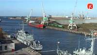 Krievu kopiena protestēs pret NATo kuģu izvietošanu Liepājā
